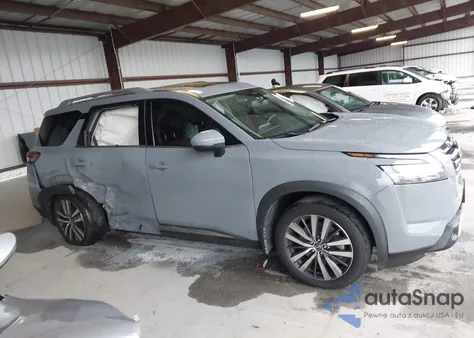 2022 Nissan Pathfinder Platinum 4Wd z USA, uszkodzony, nr VIN 5N1DR3DK1NC272269